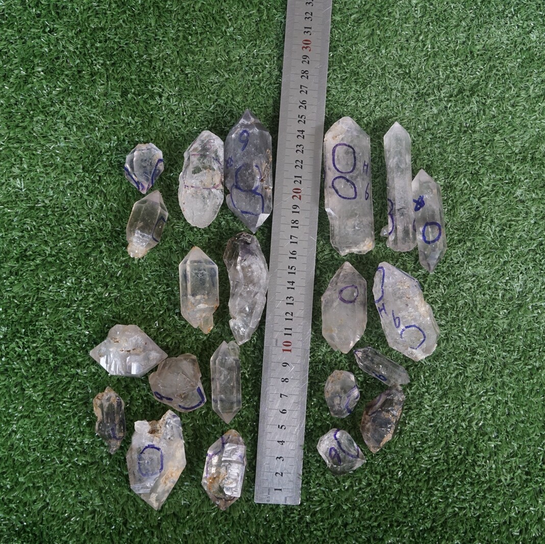 4 Pieces Rare Natural Moving Water Bubbles ENHYDRO Raw Quartz Crystal Points