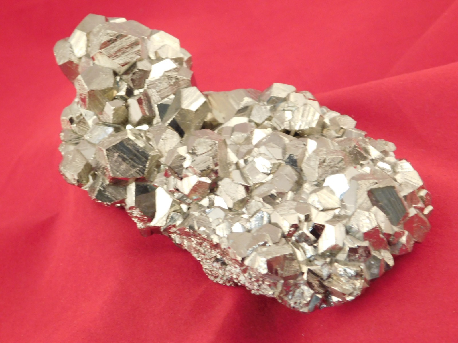 BIG! Dodecahedron PYRITE Crystal Cluster NICE! and 100% Natural Peru 850gr