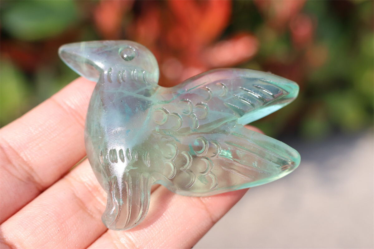 2.3” Natural fluorite Hummingbird Hand Carved Reiki Crystal Skull heal gift 1pc