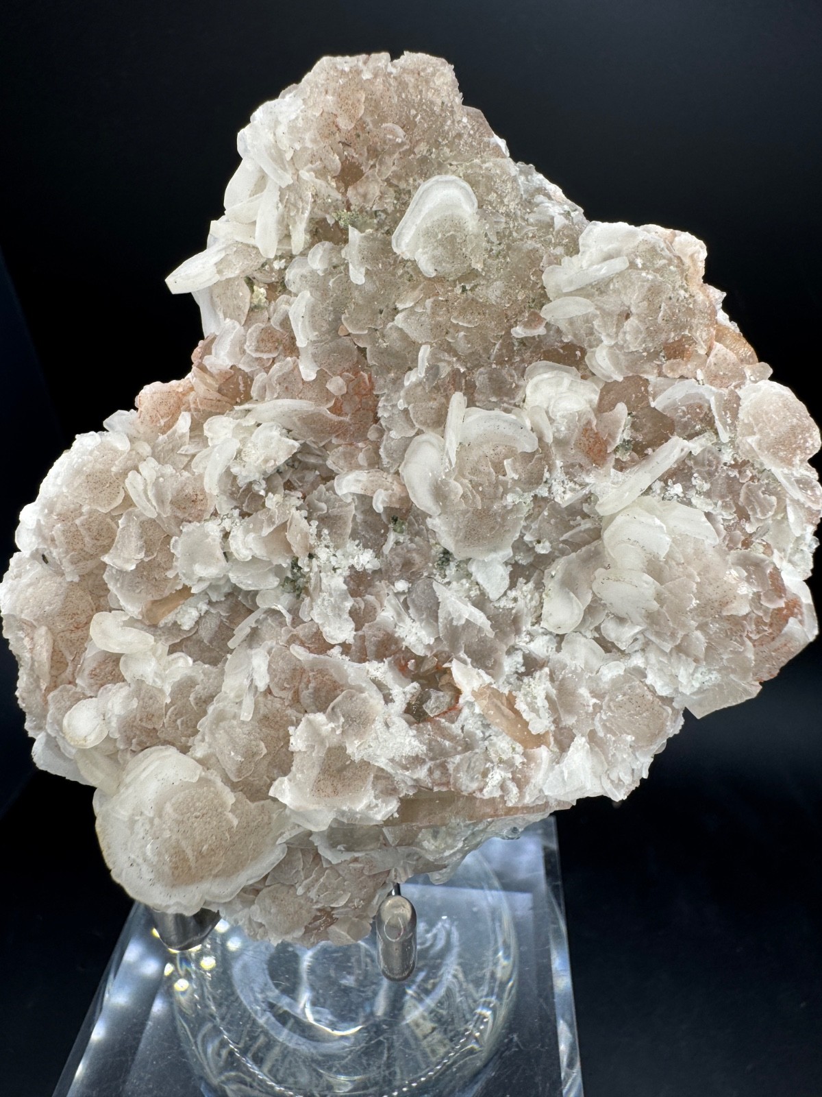 6342 Pink Petal Coin Calcite with Green Mica and FABULOUS UV 140g Fu Jian