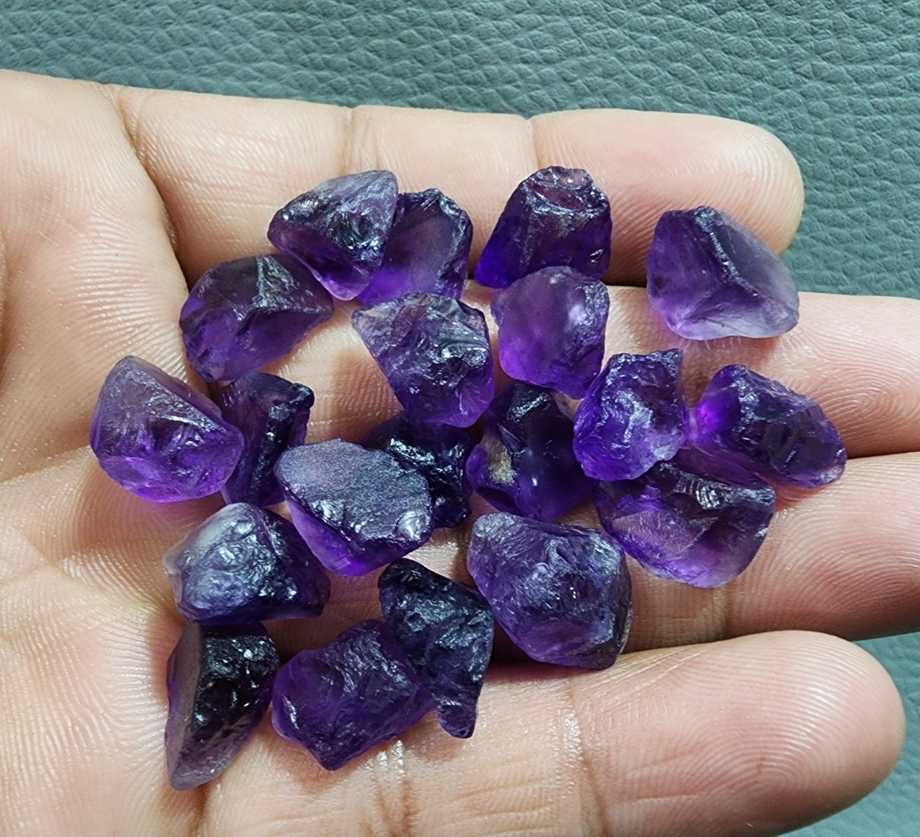 20 Pcs Pretty Purple Amethyst Rough 11-15 MM Raw Size Crystal Amethyst Gemstone