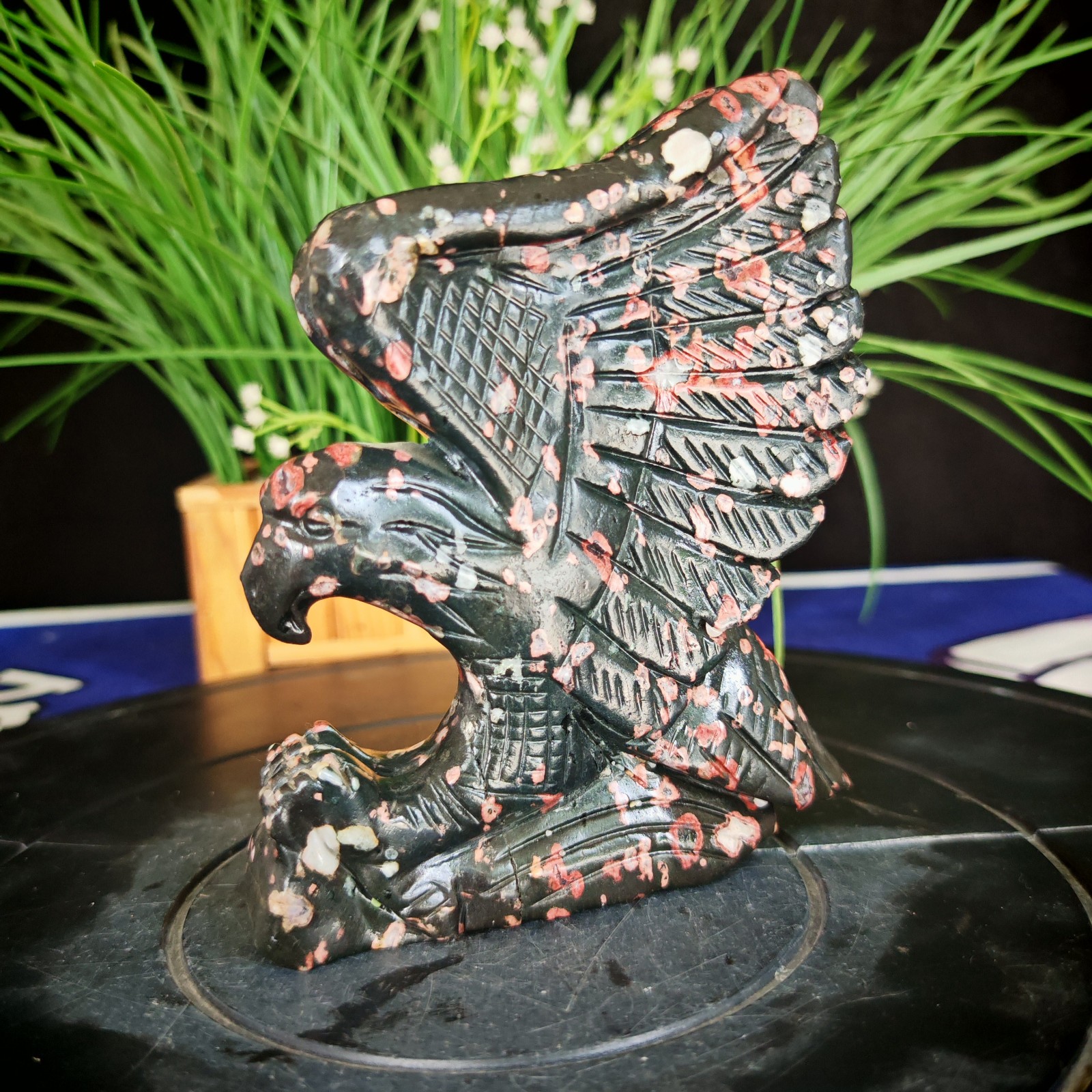 1.98LBTop natural crystal hand carved therapeutic artwork0.90kg