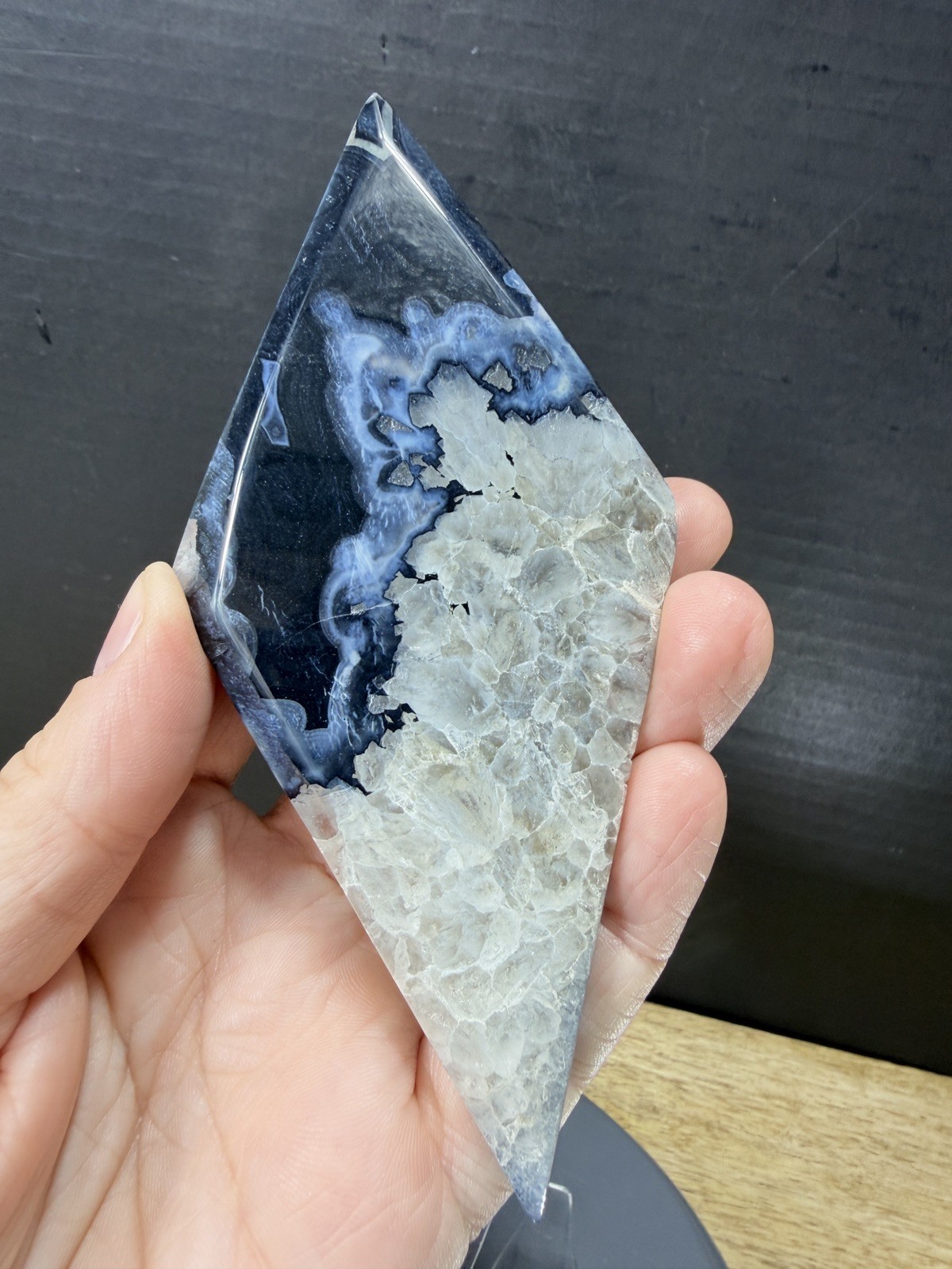 Crystal Black White banded Agate Quartz Rhombus carving Energy Heal 105g 3
