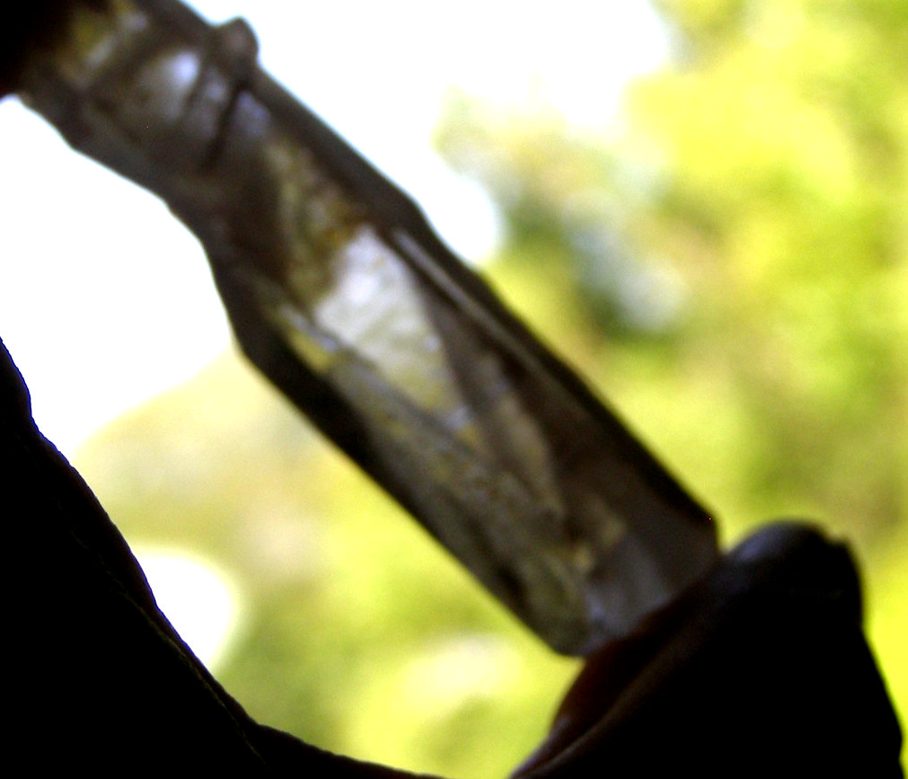 LOVELY TERMINATED RED QUARTZ POINT 5.7 x 1.7 x 1.6 cms 20.06 gms #D