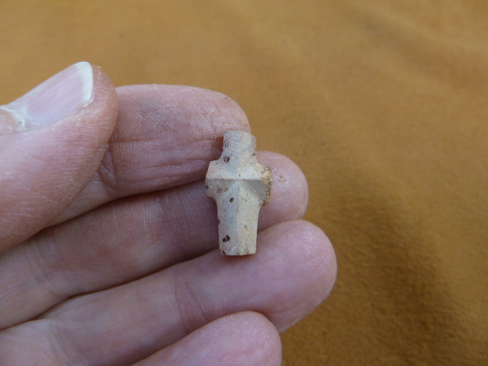 CR594-40) 3/4″ Fairy Stone CHRISTIAN CROSS Staurolite Lucky Crystal lucky charm