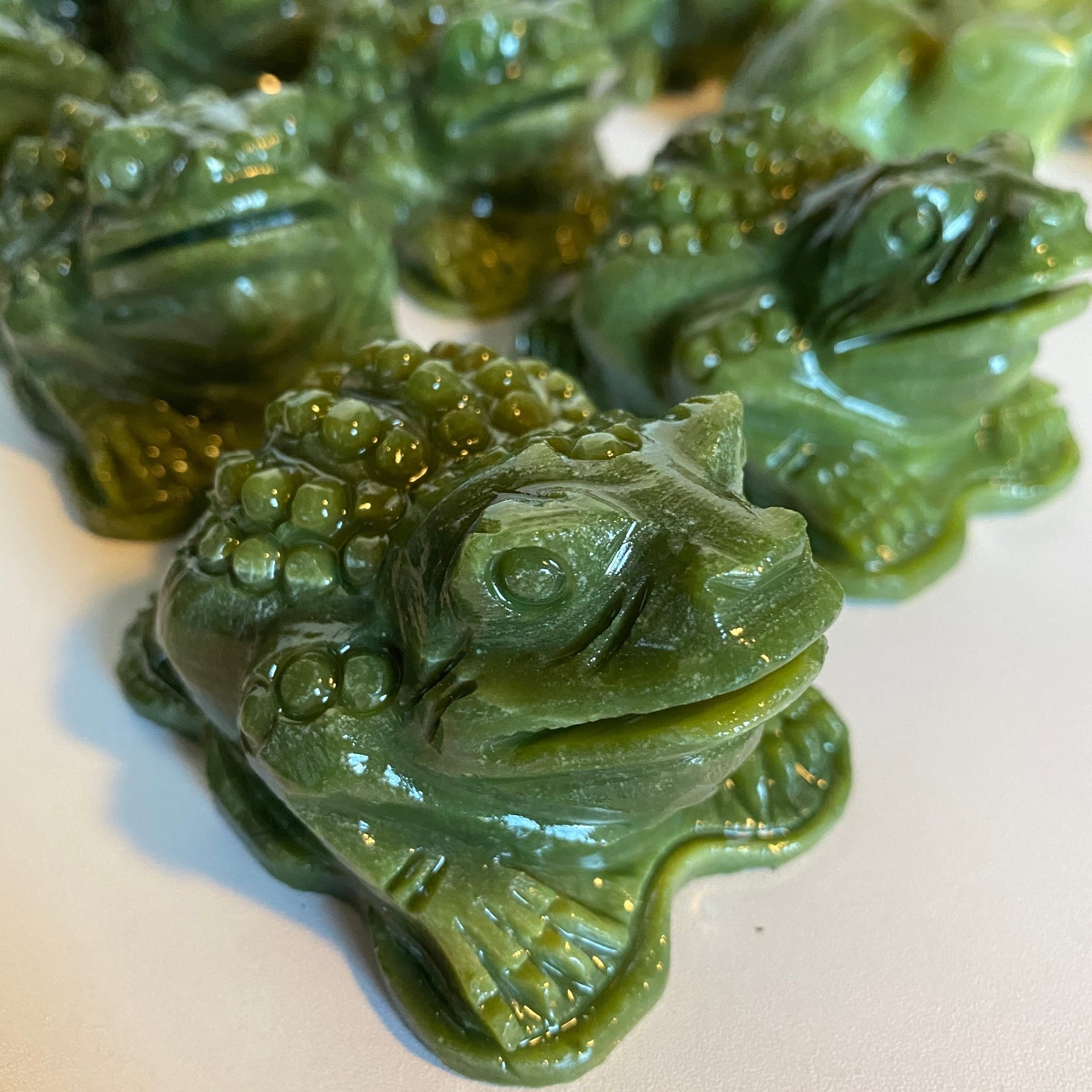 Xiu Jade Crystal Money Frog Three-Legged Toad Feng Shui Coin Holder 3in 12oz