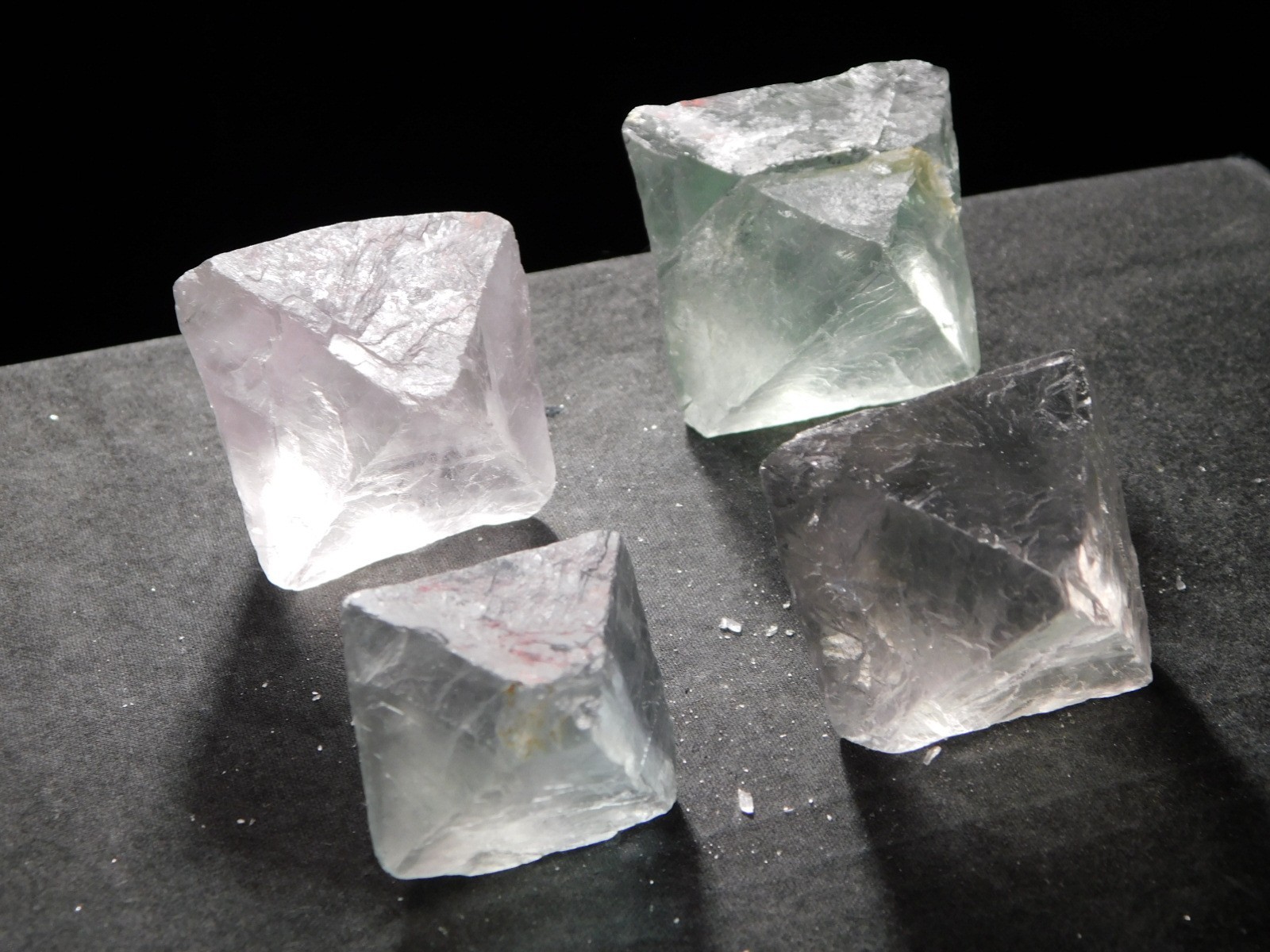 Lot of FOUR! AAA Fluorescent Semi Translucent FLUORITE Octahedron Crystals 188gr