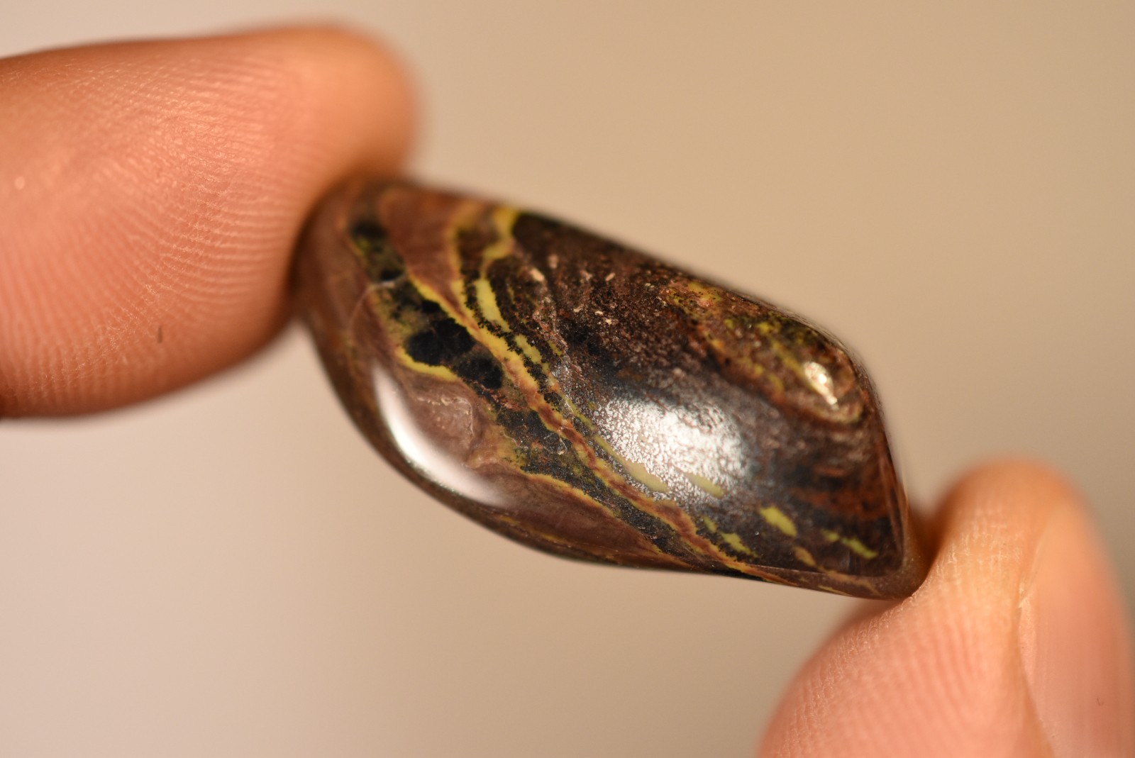 5 *MUGGLESTONE* Tumbled Stones 2-4cm 57.2g Natural Stone Hematite Jasper