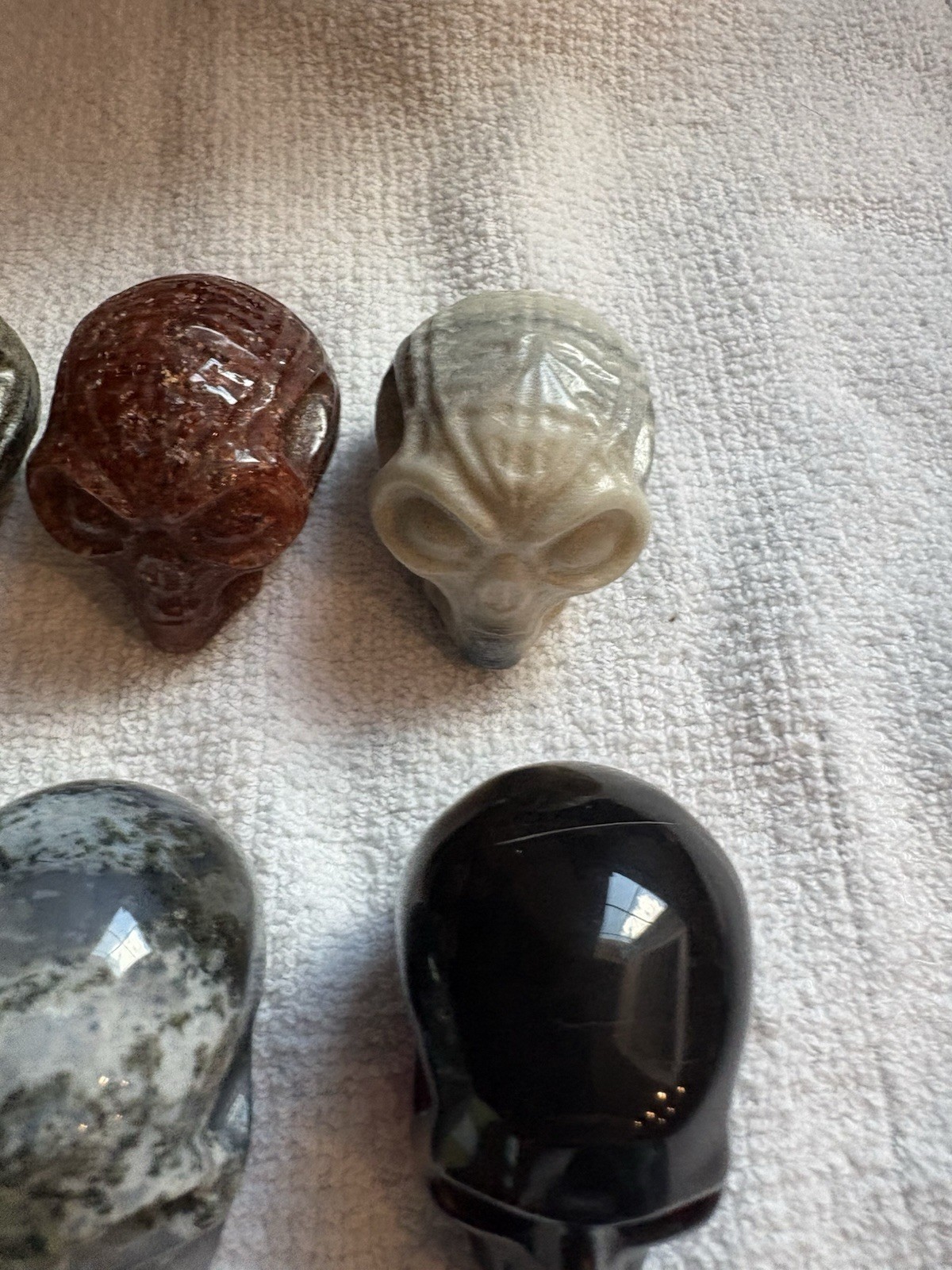 Lot If 8 Mini Skulls Human And Alien Green Moss Agate Pyrite Tiger Iron Eye