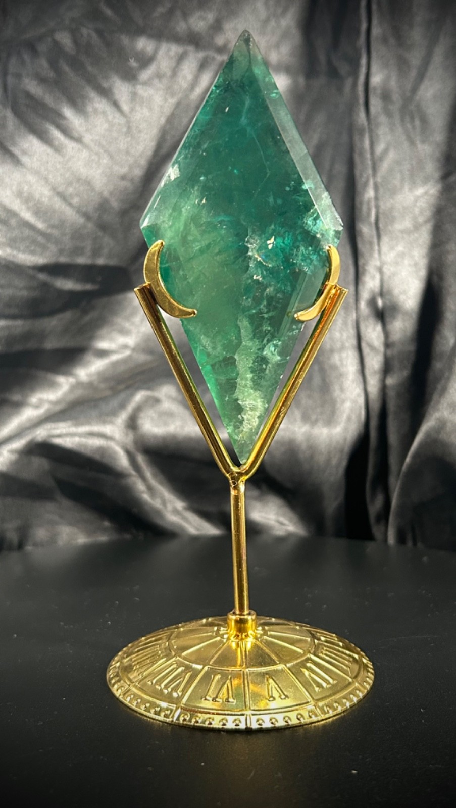 6.33″ Tall Blue Green Fluorite Rhombus With Metal Stand 4oz (112 grams)