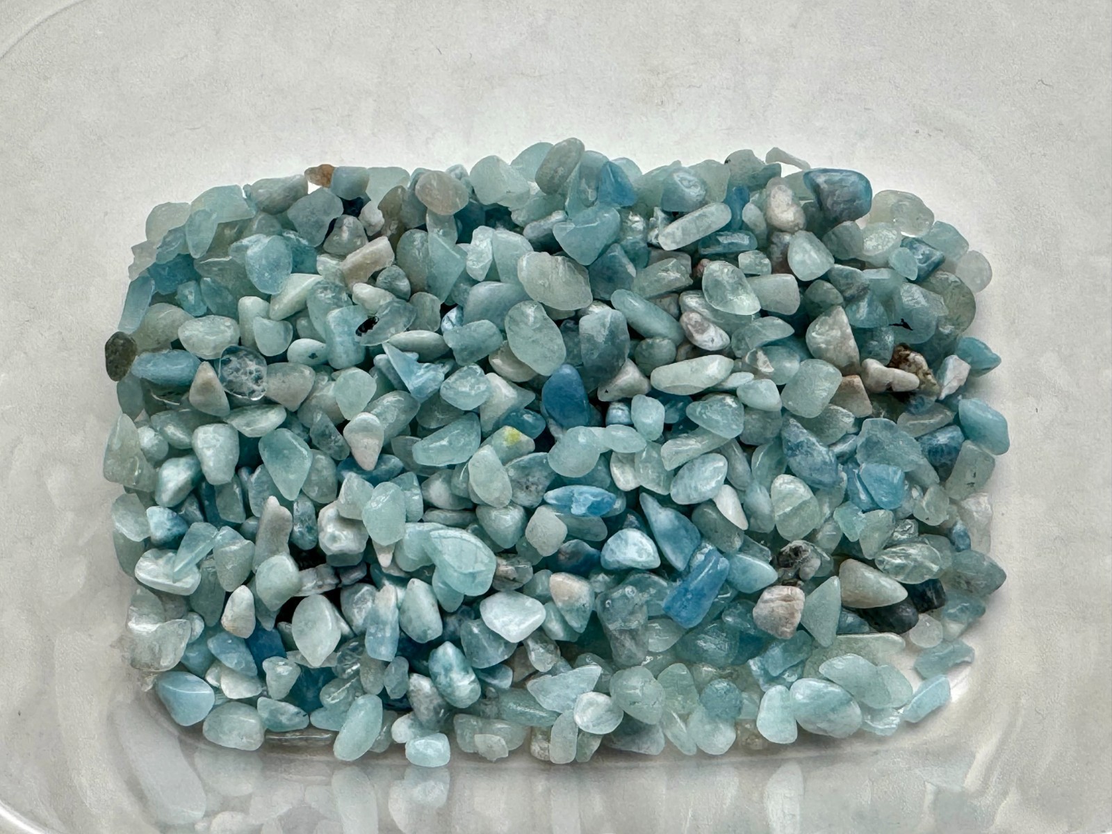 Aquamarine – Small Tumbled Chips – 100% Crystal 5-8mm FM