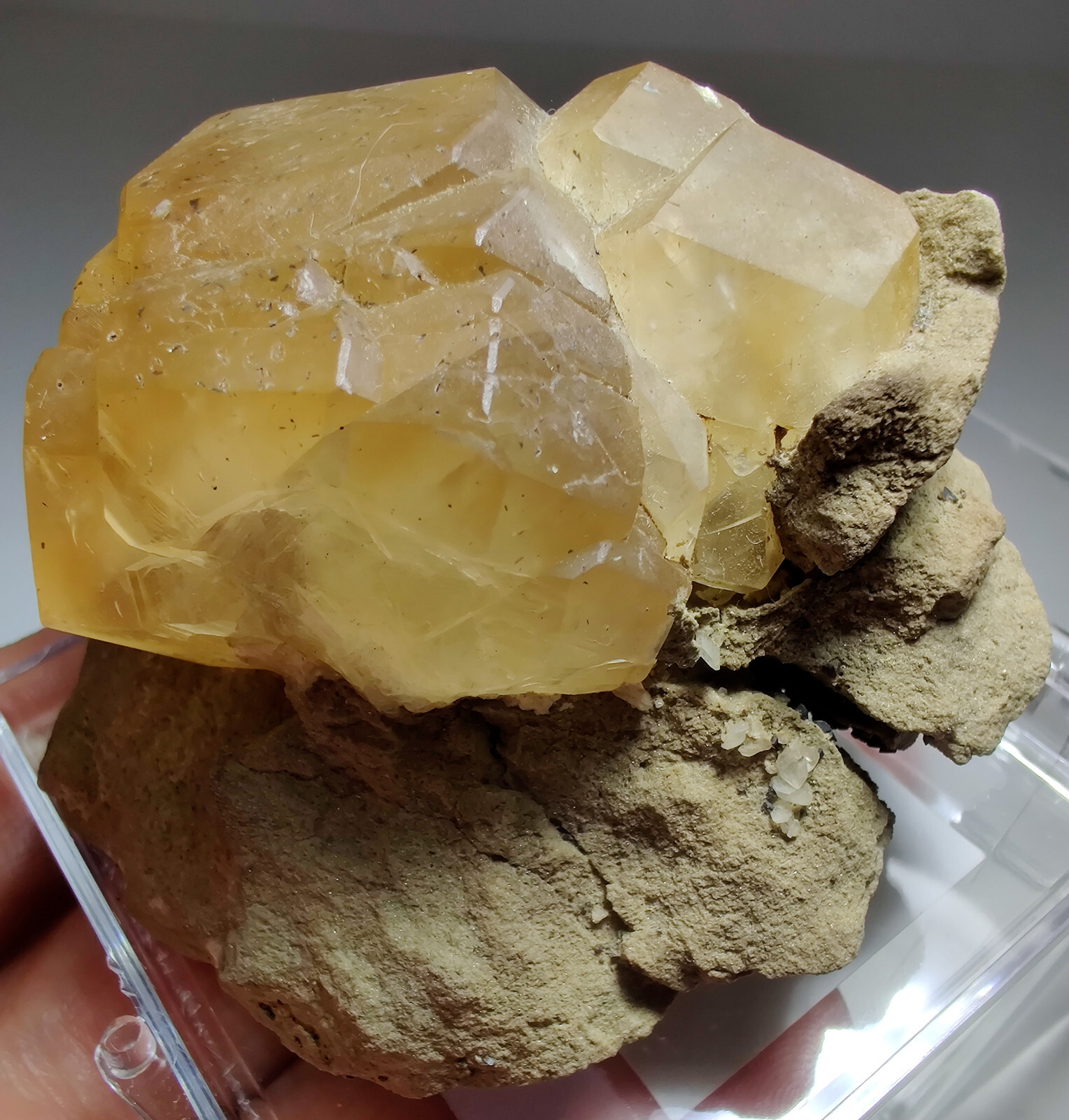 Excellent Berry Calcite crystals large, UV. Berry Quarry, Indiana. 170 grams.