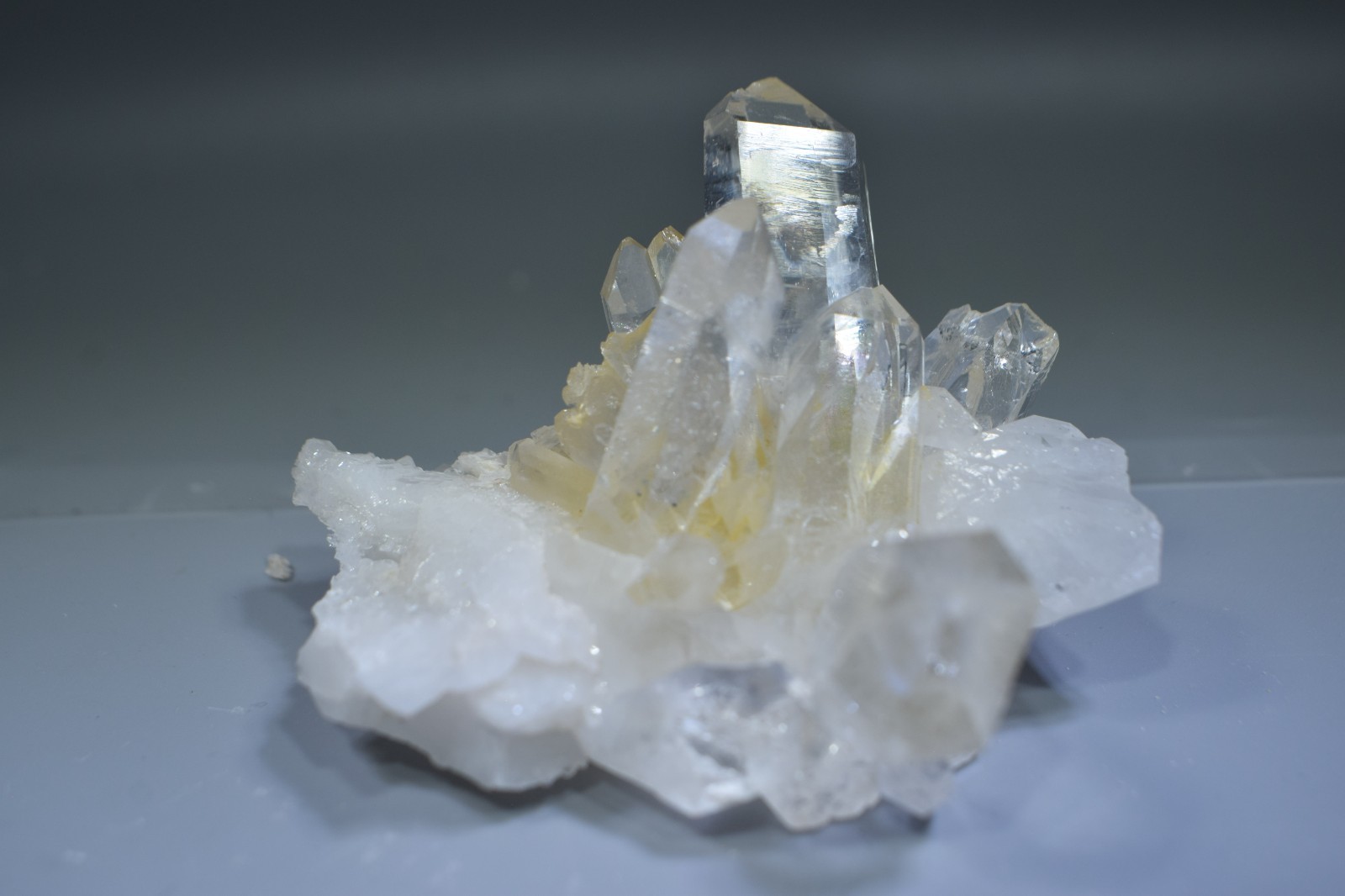 Natural Quartz Crystal Cluster Specimen 230g 88x80x30mm Collector Display