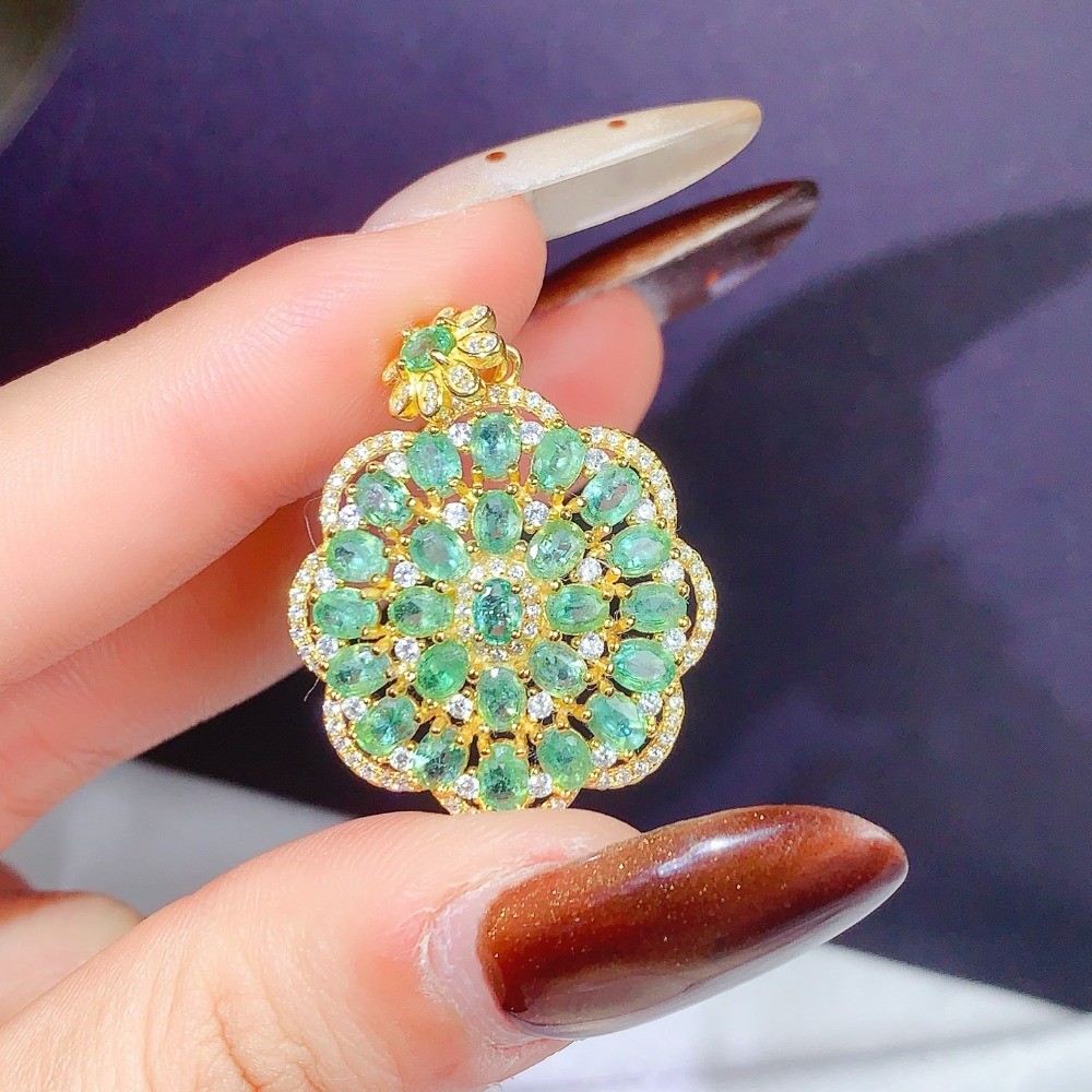 Natural Emerald flower pendant Necklace Jewelry S925 Silver Plated 18K Gold Gift