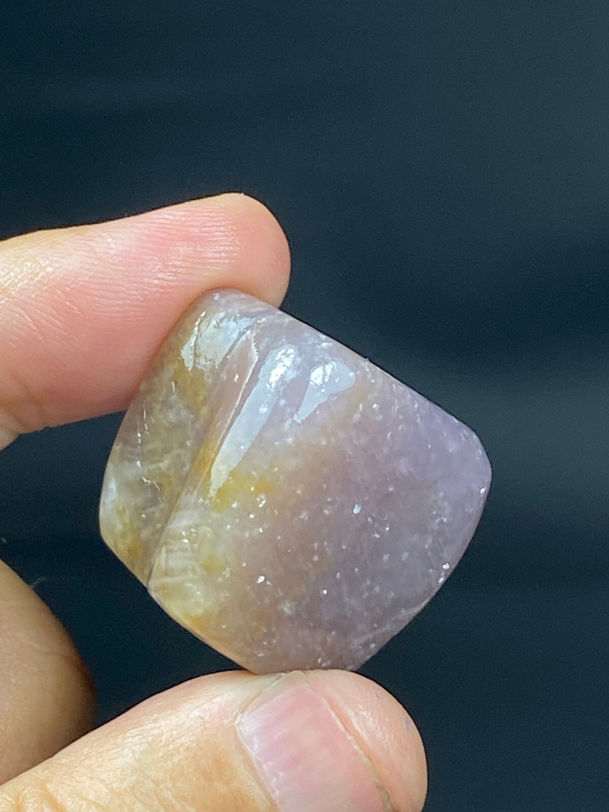 “Balochistan Lepidolite Masterpiece: 1520g Exquisite High-Polish Tumbled Stone”