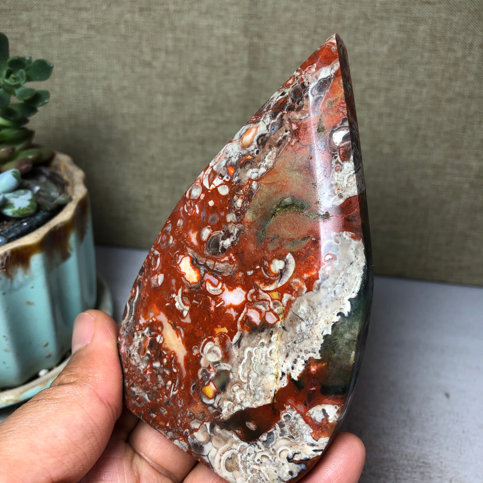Natural l Indonesian Bloodstone agate point leaf Crystal specimens 165g A4928
