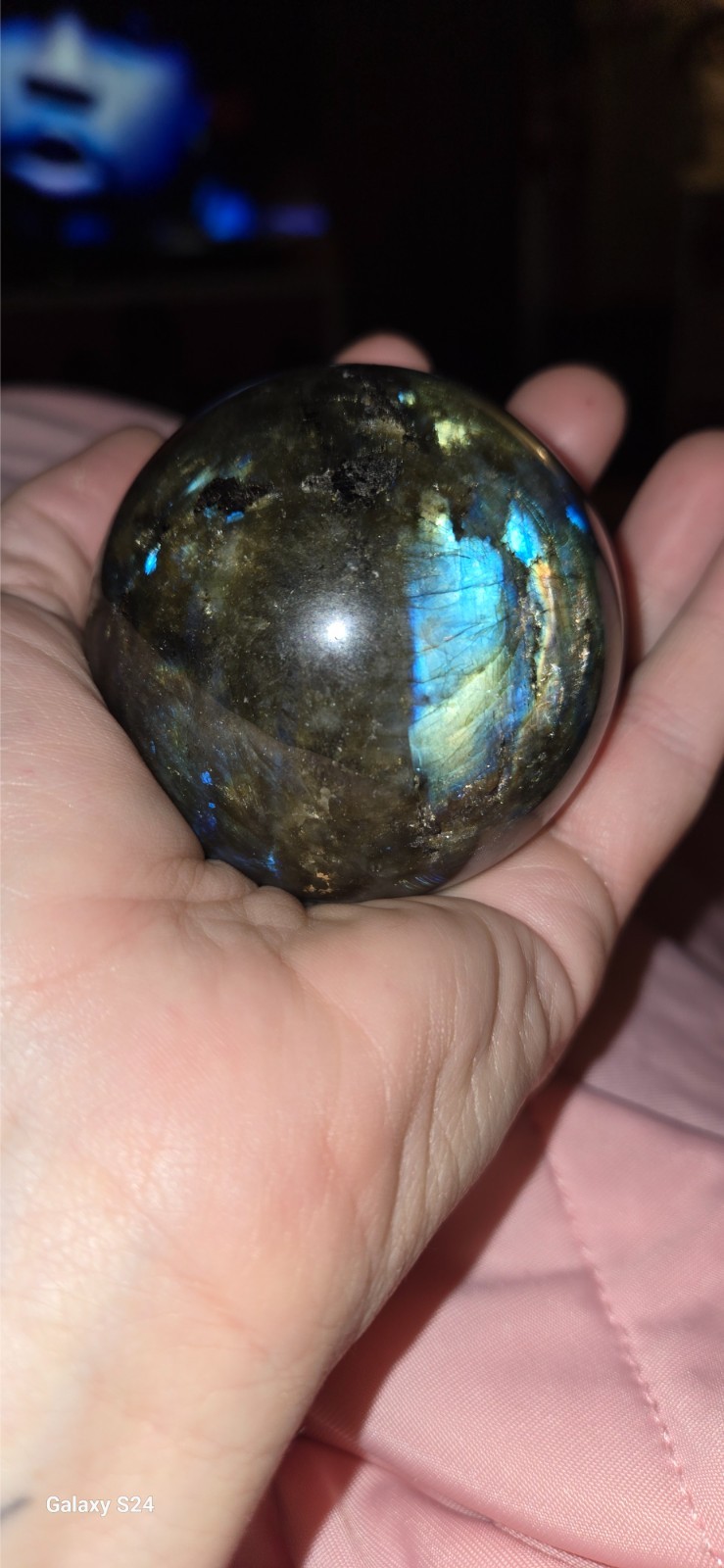 Labradorite 2.5″ sphere with flash 12.7oz