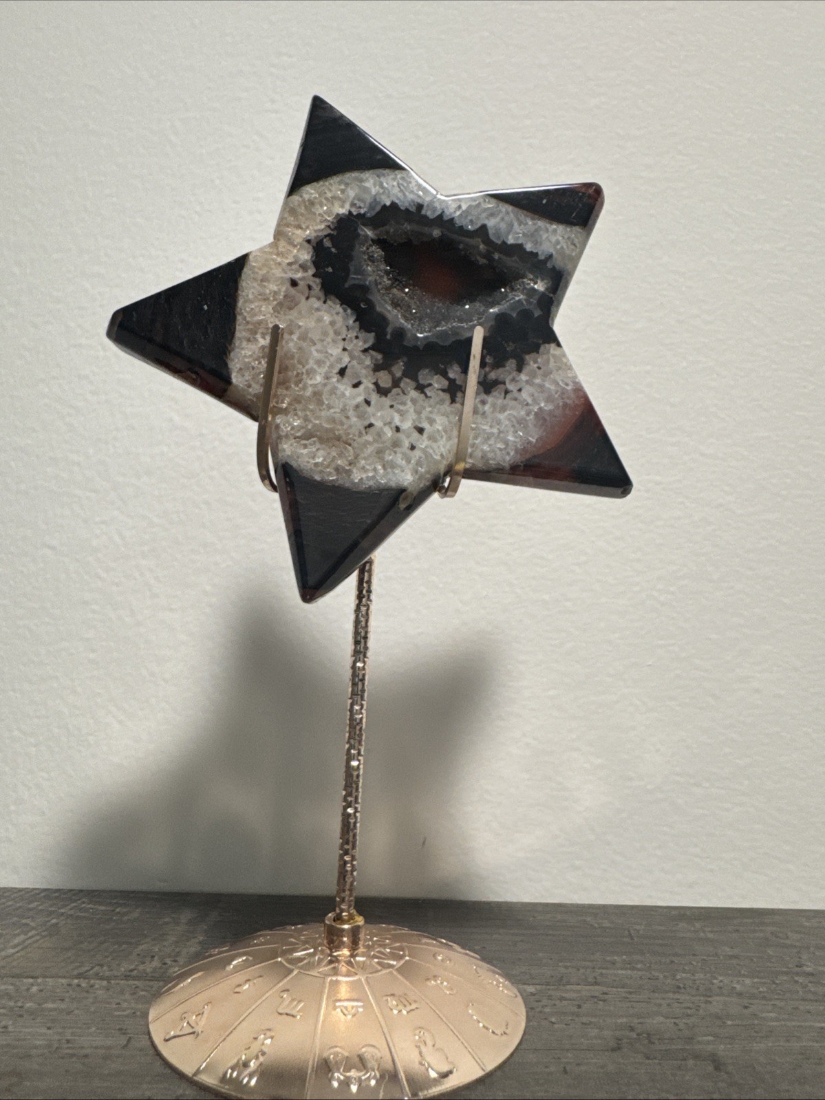 Druzy Sardonyx Crystal Star On Metal Stand 159 Grams 7” Total Height