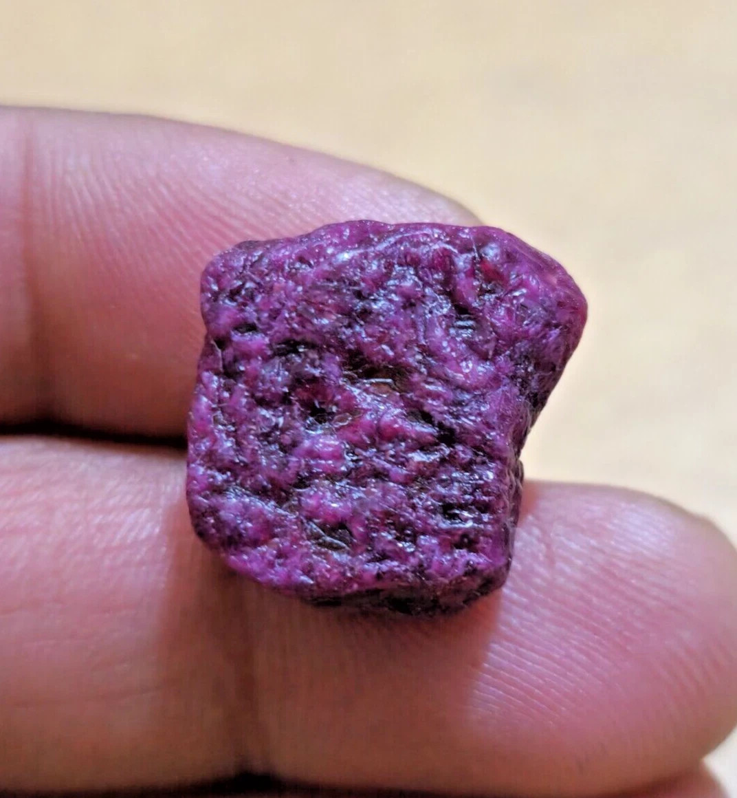 Terrific African Red Ruby 33.70 Crt Rough Size 19x19x8 MM Natural Loose Gemstone
