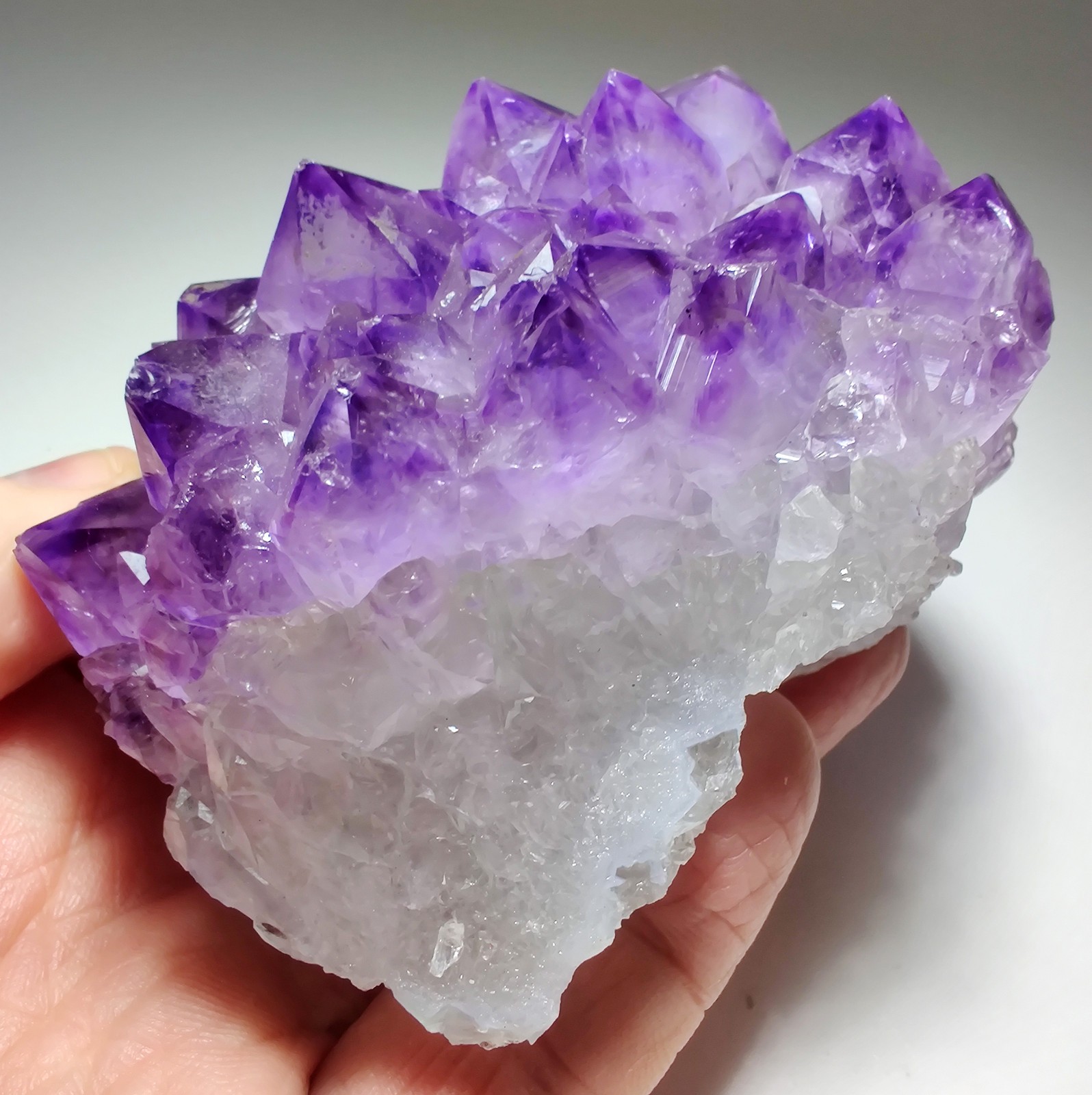 Amethyst crystals, excellent piece! Rio Grande do Sul, Brazil. 495 grams.