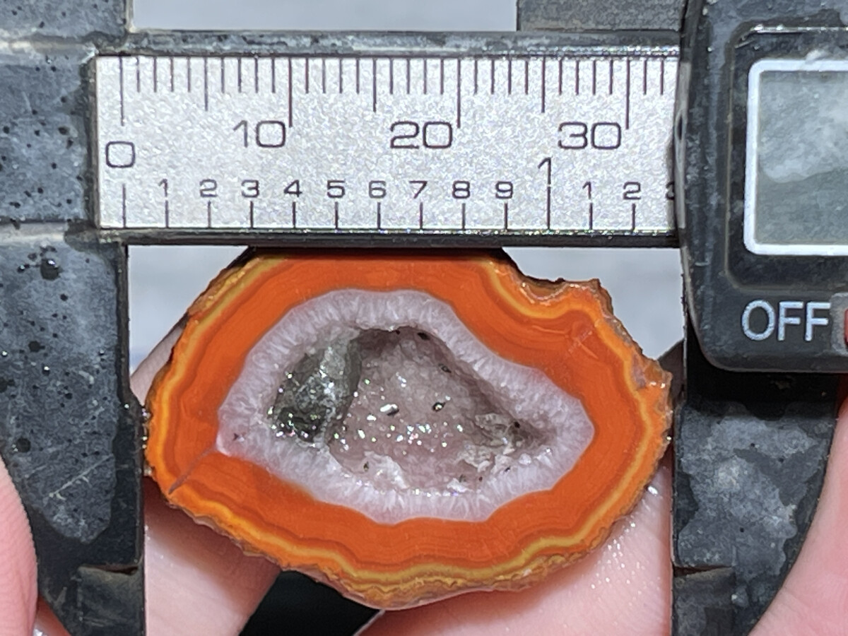 1Pair China Agate Hebei xuanhua natural Crystal Geodes collectible 25g D324
