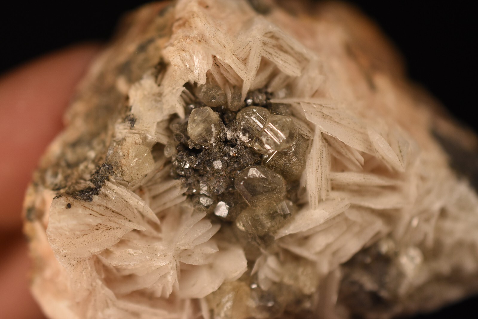 *CERUSSITE* On GALENA & BARITE Specimen 5.8cm 109.6g Natural Crystal Cluster