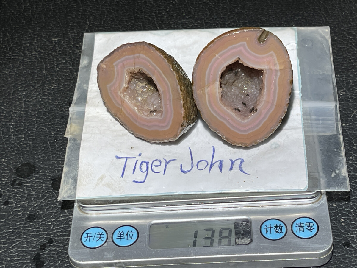 1Pair China Agate Hebei xuanhua natural Crystal Geodes collectible 138g D111