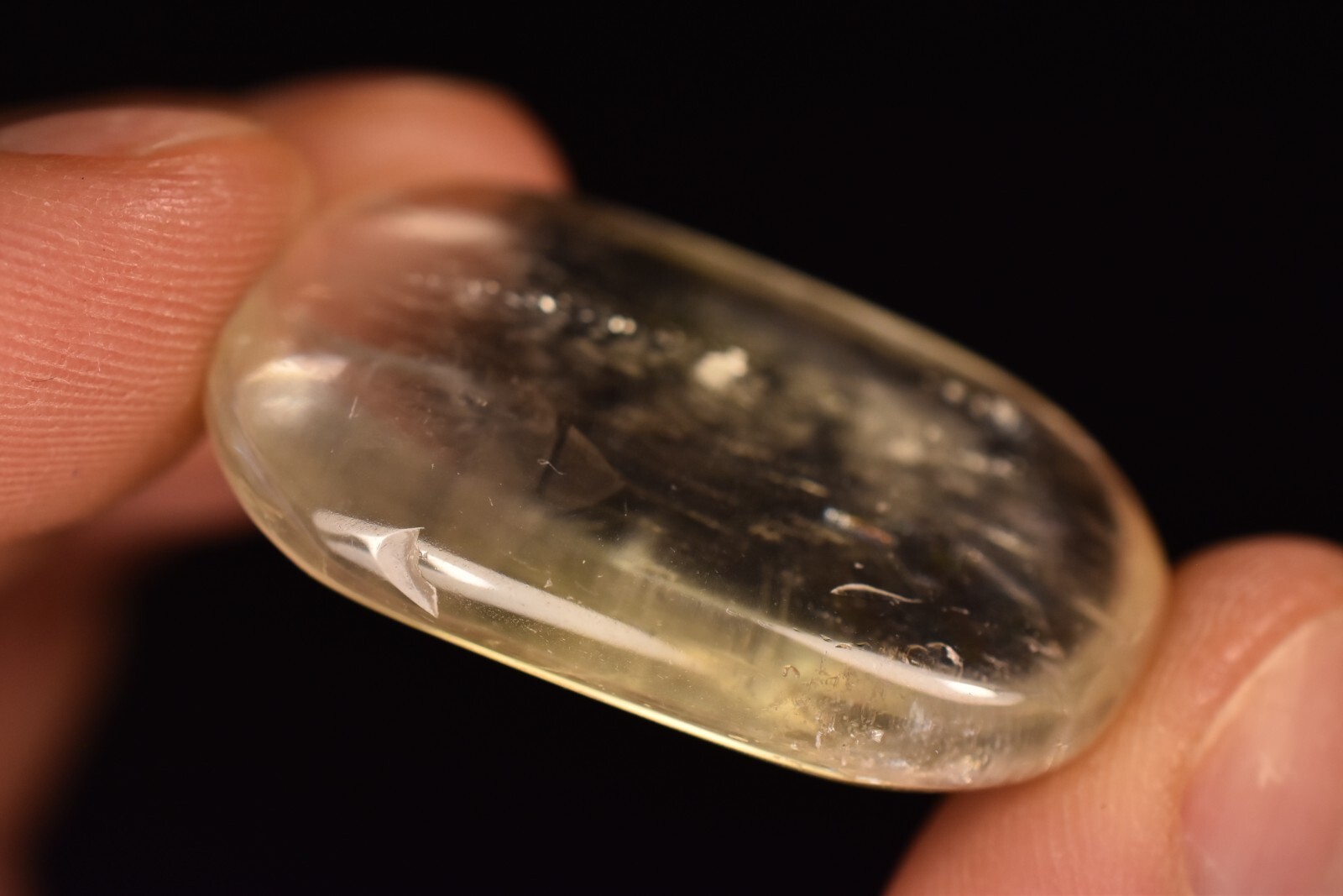 *YELLOW OPTICAL CALCITE* Palm Stone 3.8cm 14.5g Clear Flat Thumb Healing Crystal