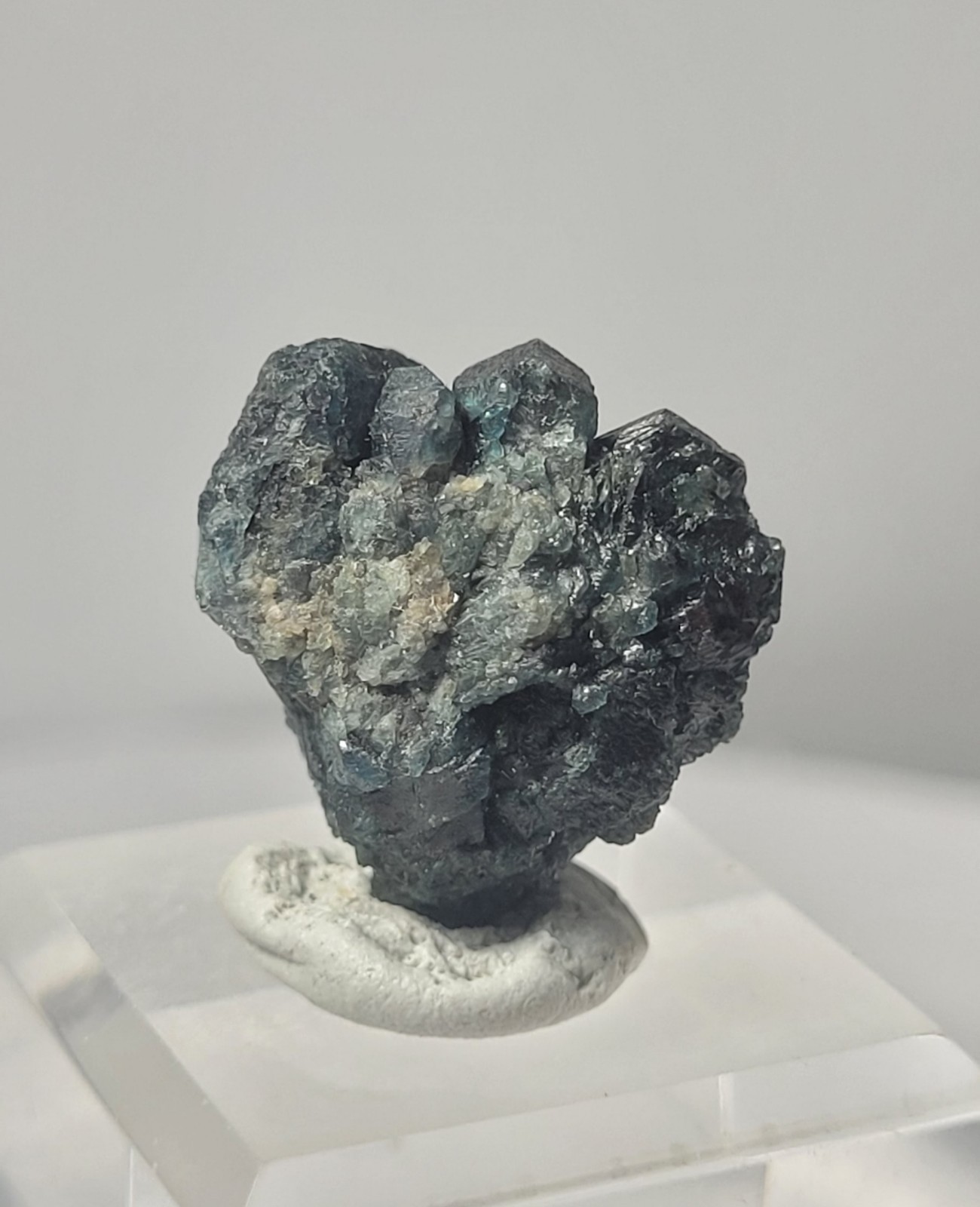 Alexandrite Crystal Cluster Color Change, UV Reactive(Rare)