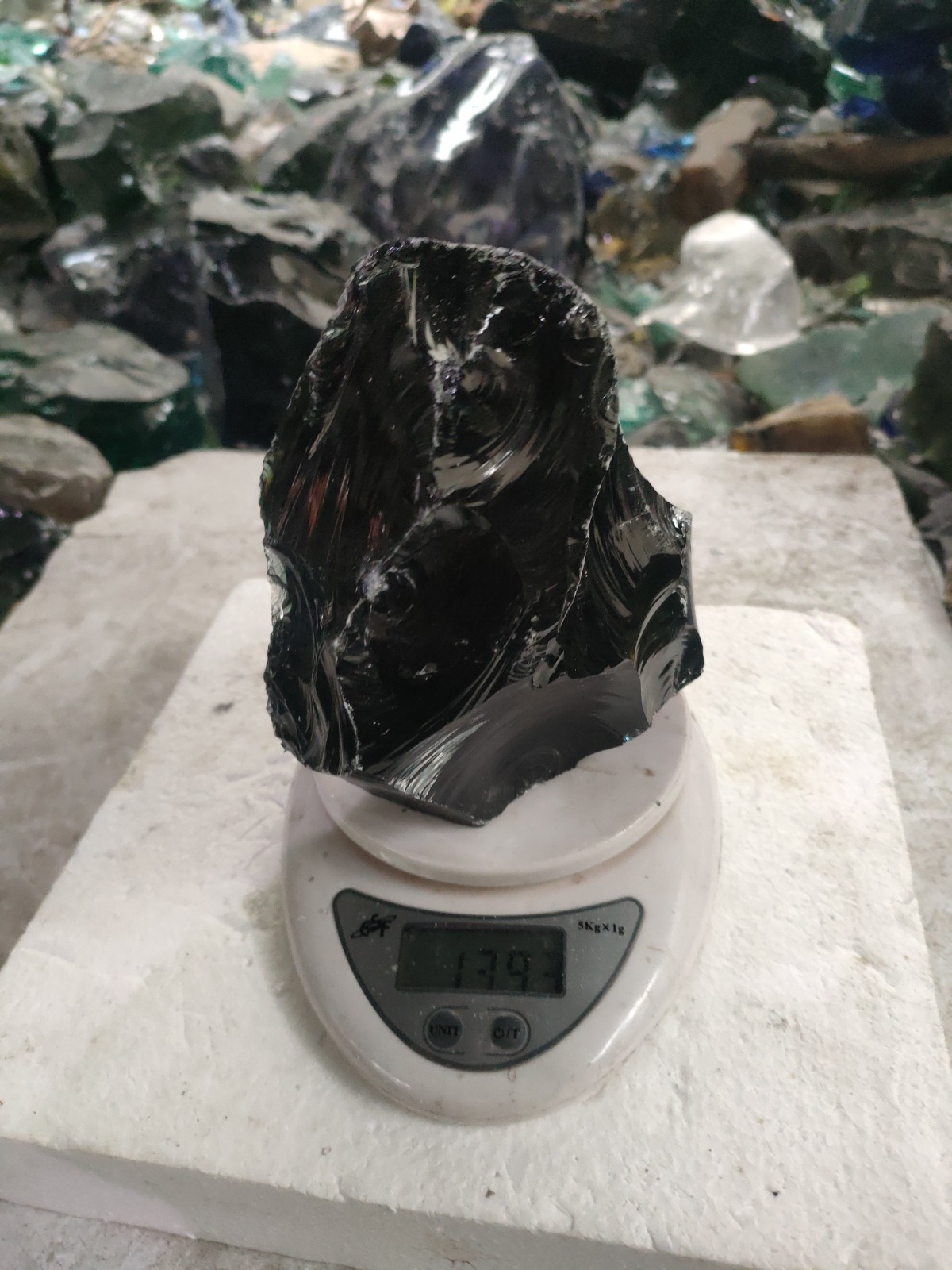 1.39kg(141) Special Colour Black Translucent Green natural rough Andara Crystal