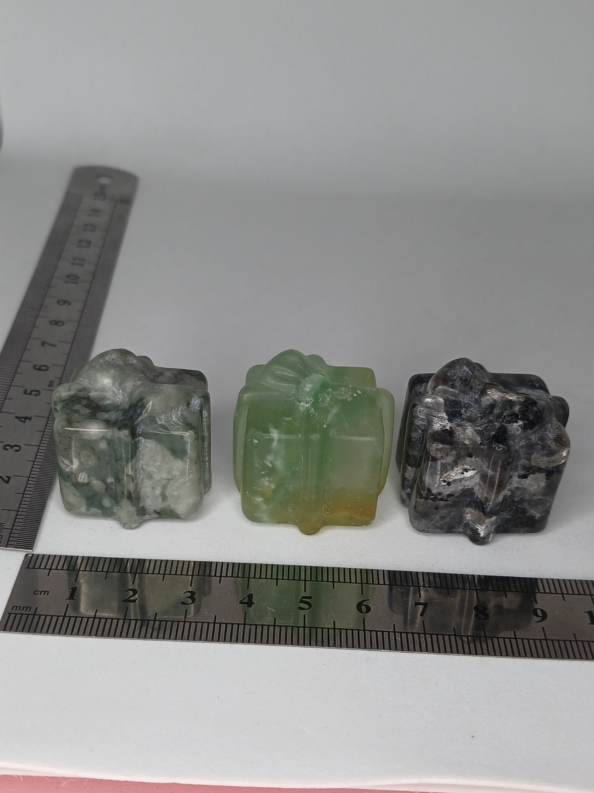 Small Bundle x3 Carved Crystal Present Wrapped Gift Box Figures Collectable