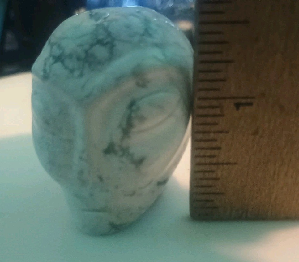 Howlite Carved Alien Skull 1.5″ White & Gray Natural Stone Realistic Look