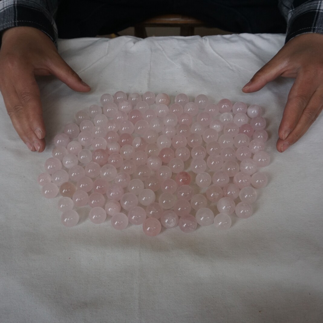 2.2LB 128Pcs Natural Small Pink Rose Quartz Crystal Sphere Ball Healing 14-18mm
