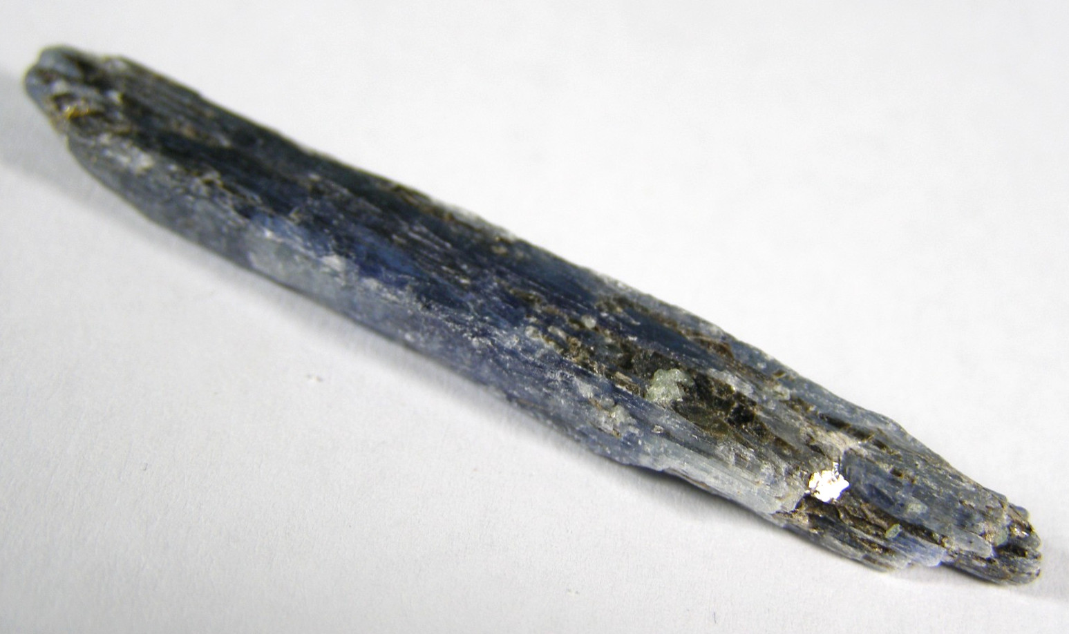 BLUE KYANITE NATURAL CRYSTAL – app. 5.31 gms 5.6 x 0.7 x 0.6 cms #3