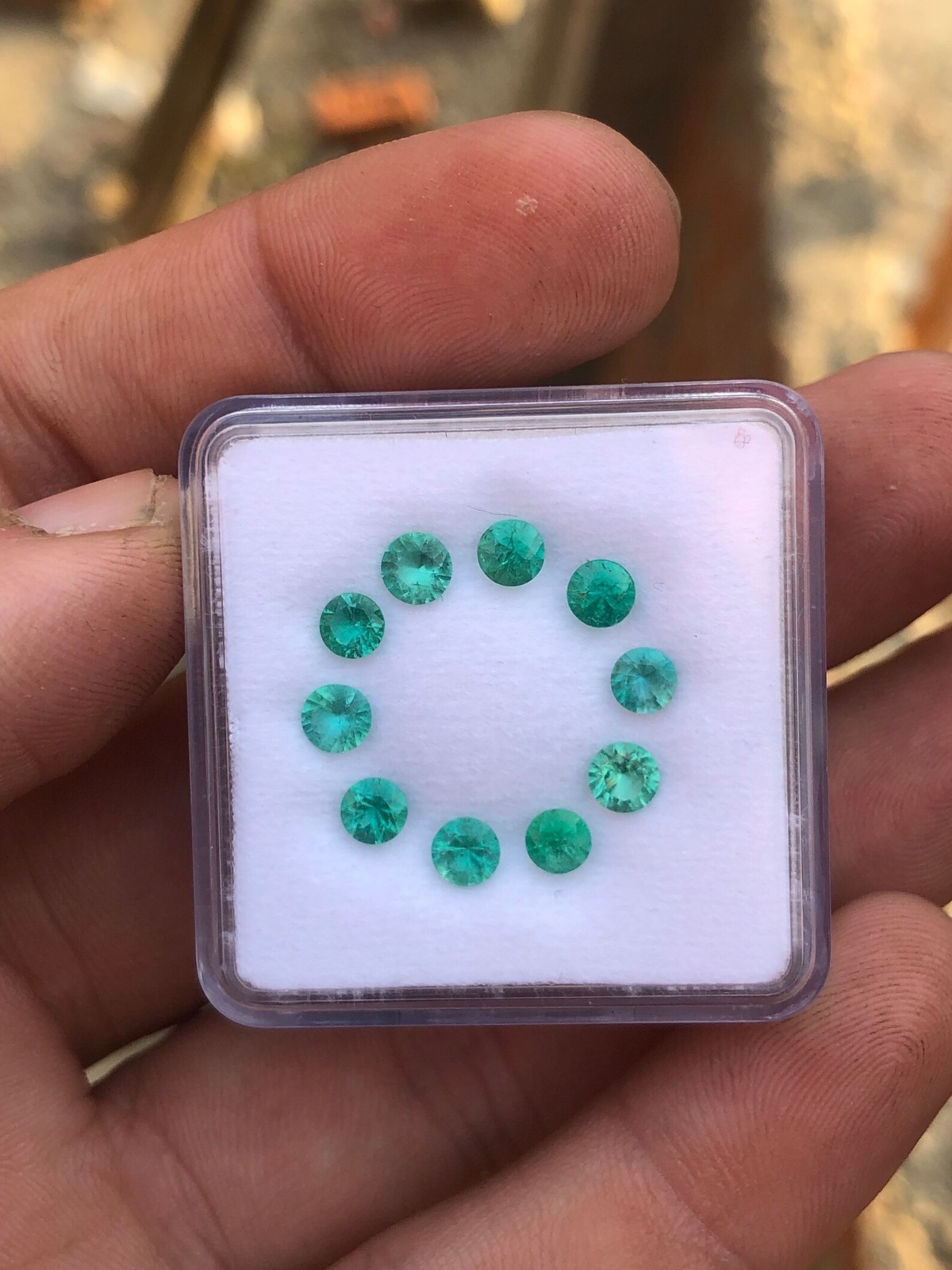 4MM IGI Certified Zambian Emeralds: Vivid Green Round Cut Gemstones (10 Pieces)